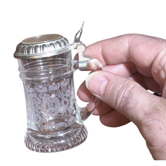 Collectible Festhaus Busch Gardens Dancing Couple Mini Beer Stein w/ Pewter Lid - Picture 6 of 10